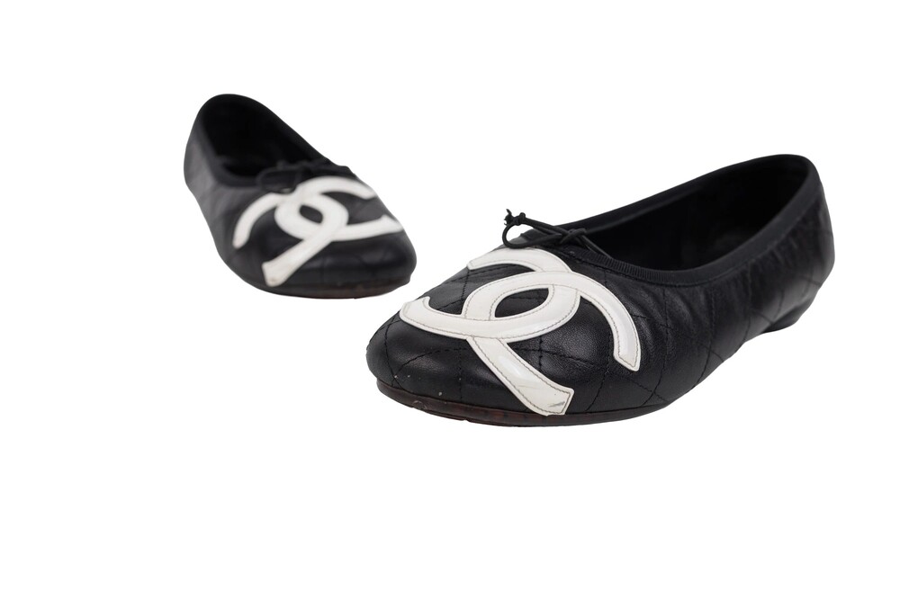 Chanel Black White Cambon Flats Quilted CC Logo Lambskin Size 42